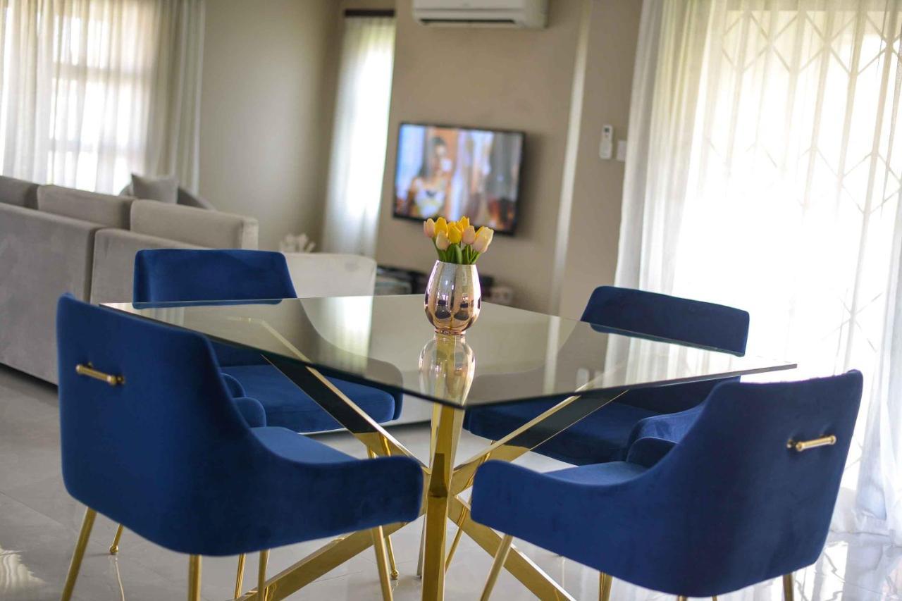 גאבורון Immaculate Villa מראה חיצוני תמונה
